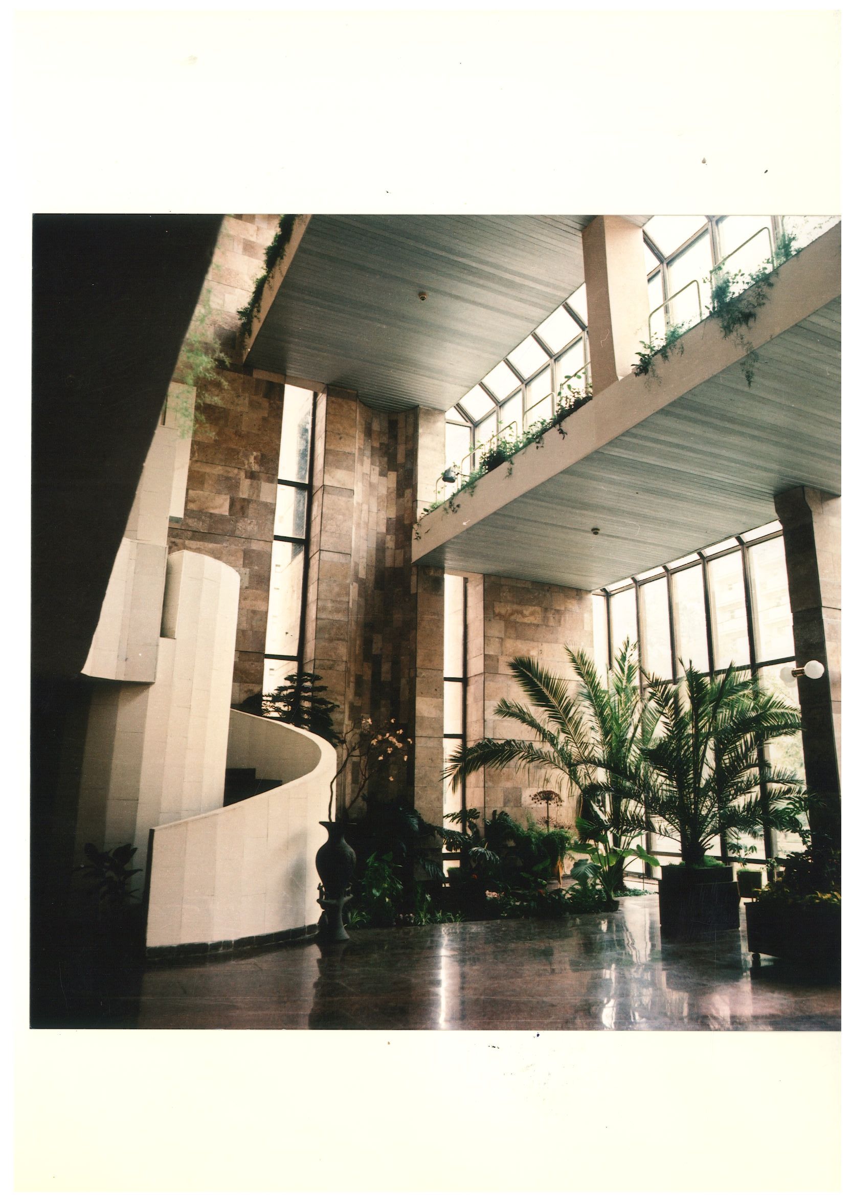 Оранжерея, навчально-методичний павільйон «Квіти України»