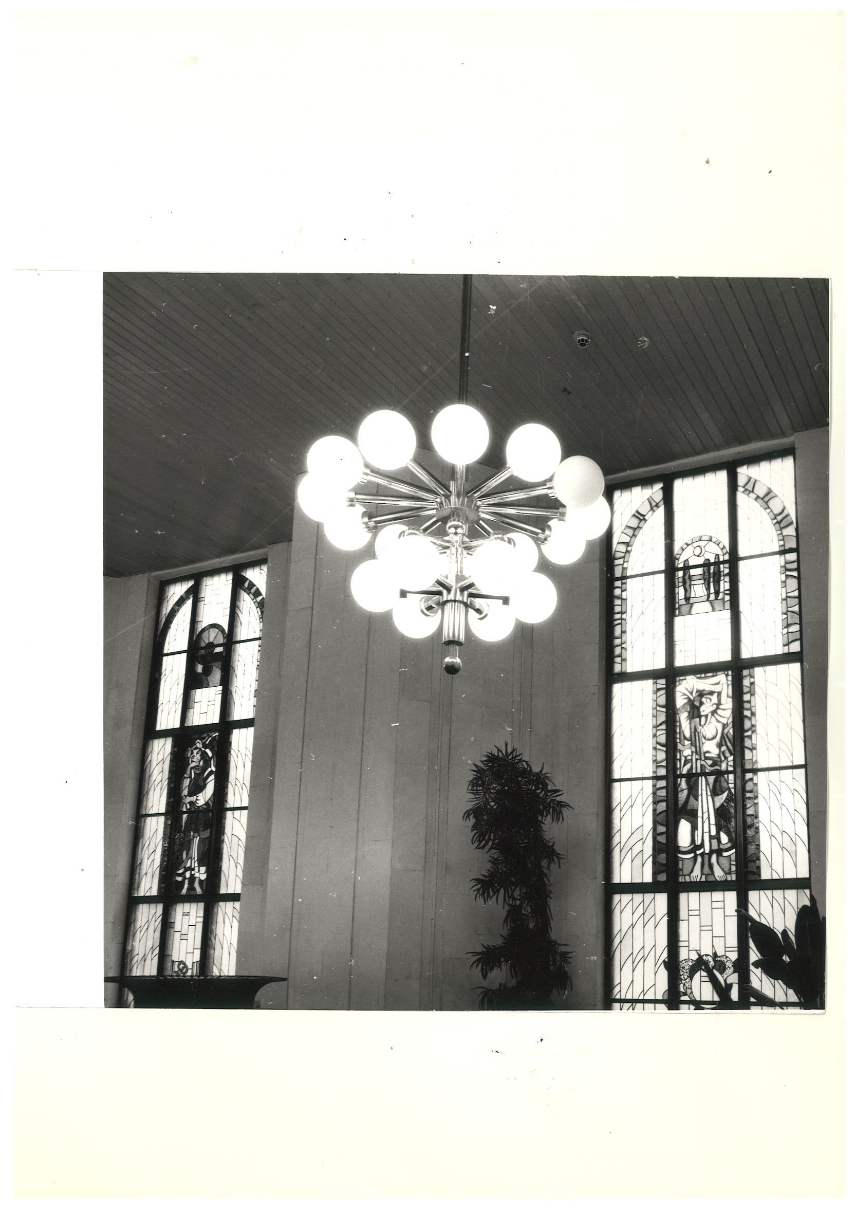 Інтер'єр зали на другому поверсі павільйону «Квіти України»