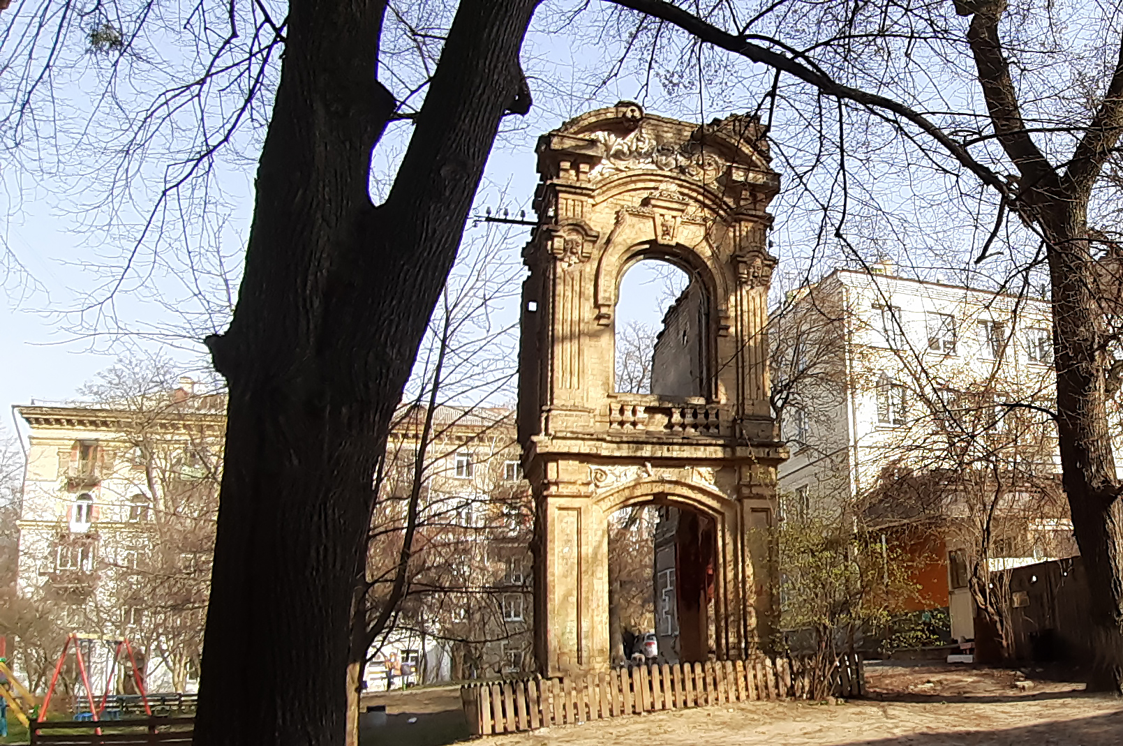 Стіна дореволюційного будинка