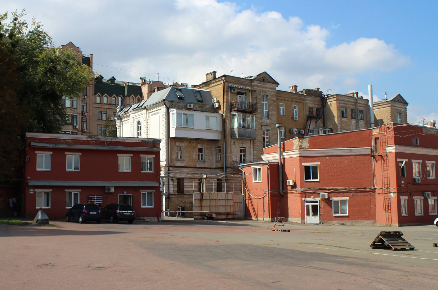 Північно-східний фасад