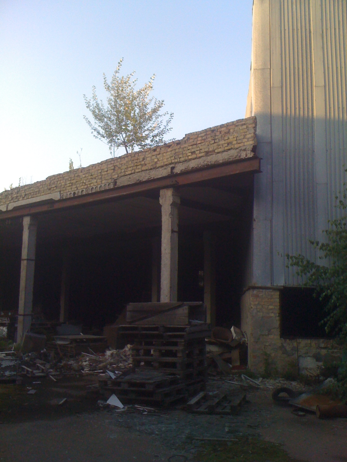 Фрагмент навісу з південного заходу