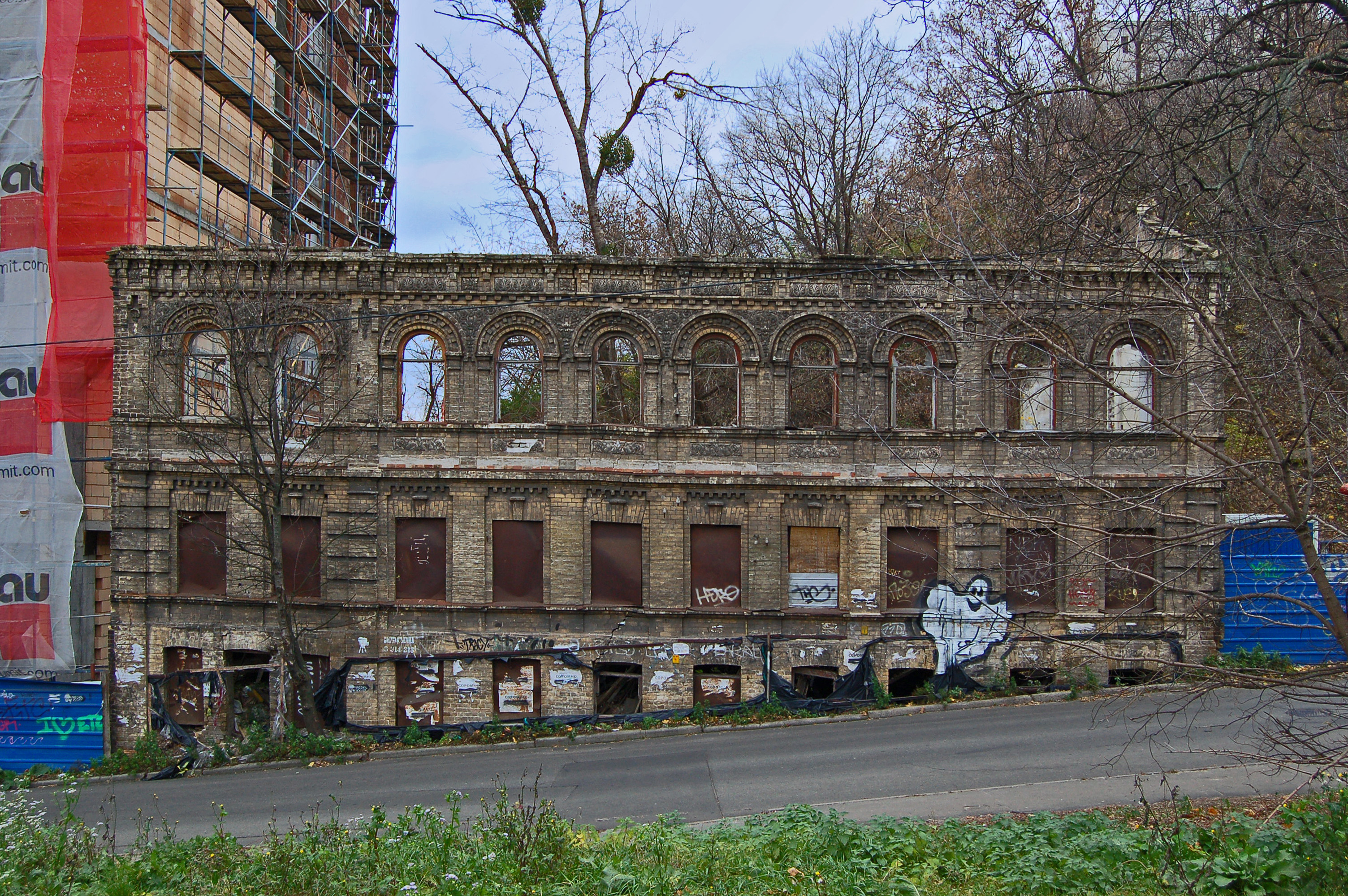 Головний фасад